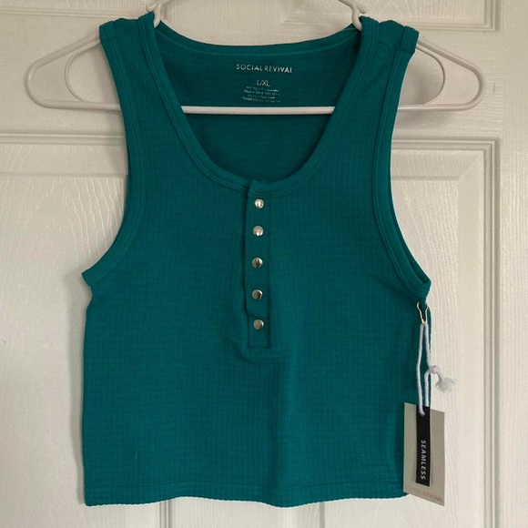 New Social Revival cropped tank - Picture 1 of 5